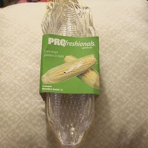 Nwt corn plastic  trays